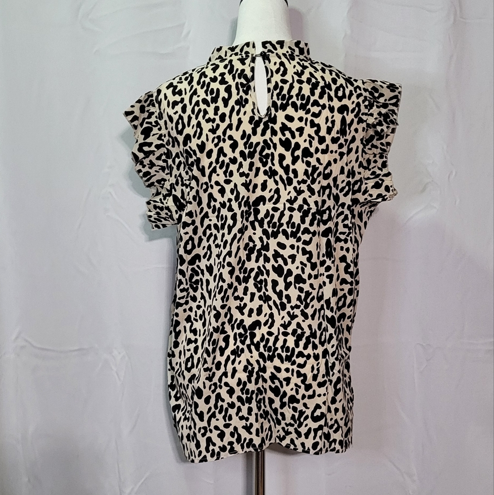 Women's NWOT Tan Leopard Print Mock Neck Ruffle Cap Sleeve Blouse Large Or XL 🐈 - Picture 12 of 13